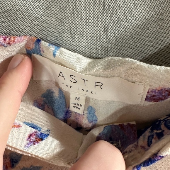 ASTR The Label Floral White Shorts Coastal Boho Summer Vacation 3.5” Inseam - Picture 5 of 7